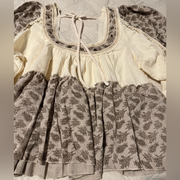 💗POL Scoop Neck Paisley Pattern Stud Detail Crop Knit Top- Natural💗 - Picture 7 of 8